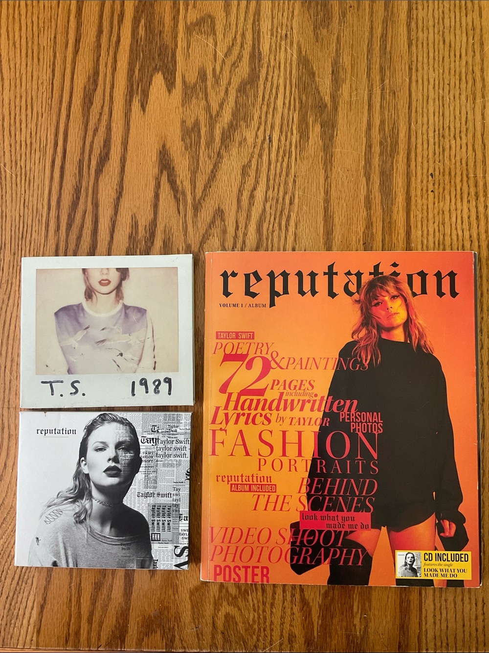 Taylor Swift lot Reputation Magazine  Orange Cover + Poster, CD&2 CDs